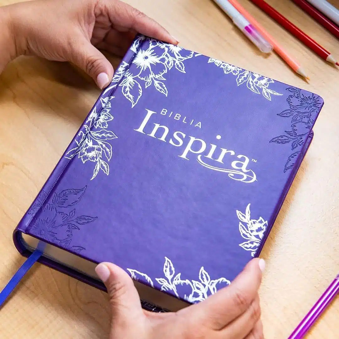 Biblia Inspira NTV, Tapa dura de SentiPiel, Morada 9798400509537 Biblia Inspira NTV, Tapa dura de SentiPiel, Morada - Imagen 2