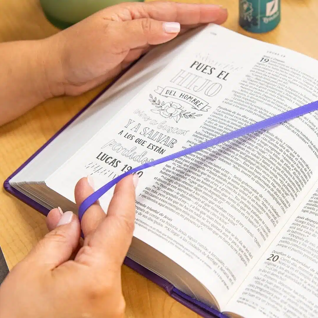 Biblia Inspira NTV, Tapa dura de SentiPiel, Morada 9798400509537 Biblia Inspira NTV, Tapa dura de SentiPiel, Morada - Imagen 4