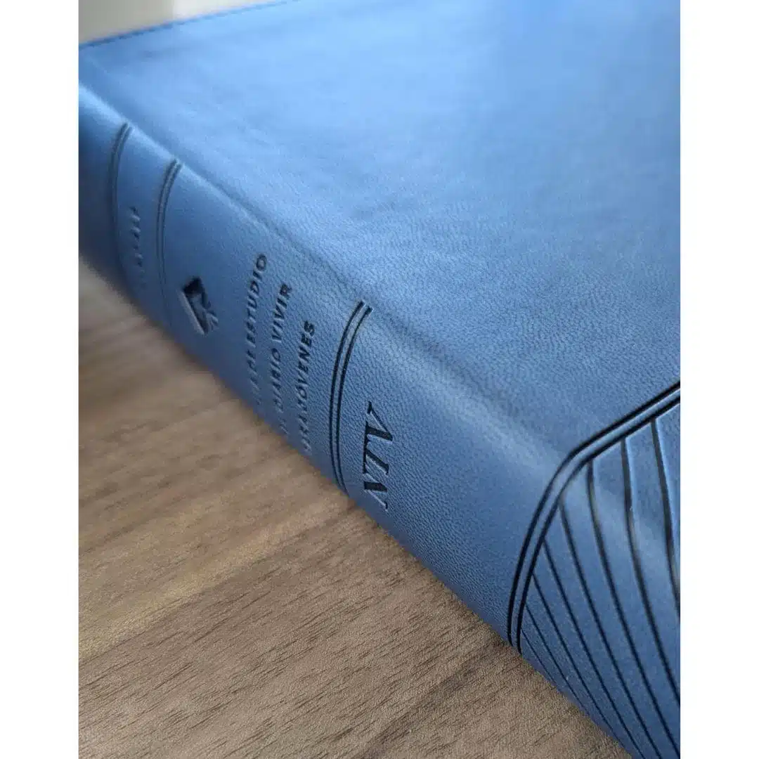 Biblia de estudio Diario Vivir para jóvenes NTV, Sentipiel, Azul Oscuro 9781496429896 Biblia de estudio Diario Vivir para jóvenes NTV, Sentipiel, Azul Oscuro - Imagen 5