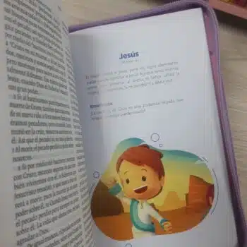 Biblia Sé Un Héroe para Niñas TLA, Tamaño Manual, Letra Grande, Acolchada, Cierre, Rosada 9789587458992 Biblia Sé Un Héroe para Niñas TLA, Tamaño Manual, Letra Grande, Acolchada, Cierre, Rosada - 9789587458992