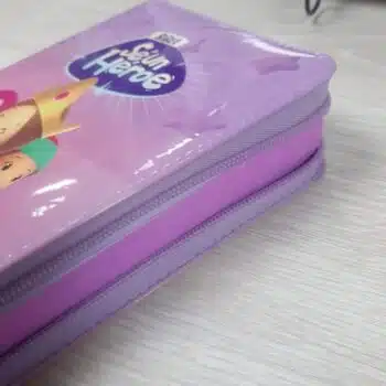 Biblia Sé Un Héroe para Niñas TLA, Tamaño Manual, Letra Grande, Acolchada, Cierre, Rosada 9789587458992 Biblia Sé Un Héroe para Niñas TLA, Tamaño Manual, Letra Grande, Acolchada, Cierre, Rosada - 9789587458992