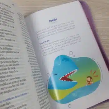 Biblia Sé Un Héroe para Niñas TLA, Tamaño Manual, Letra Grande, Acolchada, Cierre, Rosada 9789587458992 Biblia Sé Un Héroe para Niñas TLA, Tamaño Manual, Letra Grande, Acolchada, Cierre, Rosada - 9789587458992