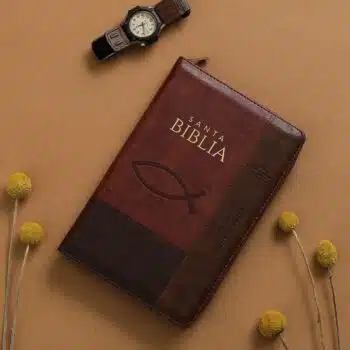 Biblia Reina Valera 1960, Tamaño Manual, Letra Grande, Símil Piel, Índice, Cierre, Café Ichtus 9798885168885 Biblia Reina Valera 1960, Tamaño Manual, Letra Grande, Símil Piel, Índice, Cierre, Café Ichtus - Imagen 5