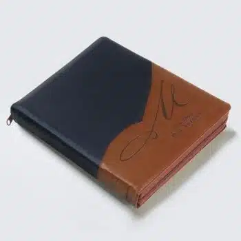 Biblia de estudio MacArthur Reina Valera 1960, Letra Grande, Piel Especial, índice, Cierre, Café 9780829772104 Biblia de estudio MacArthur Reina Valera 1960, Letra Grande, Piel Especial, índice, Cierre, Café - 9780829772104