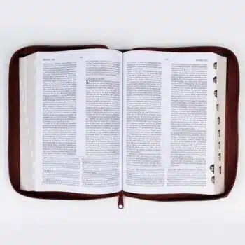 Biblia de estudio MacArthur Reina Valera 1960, Letra Grande, Piel Especial, índice, Cierre, Café 9780829772104 Biblia de estudio MacArthur Reina Valera 1960, Letra Grande, Piel Especial, índice, Cierre, Café - 9780829772104