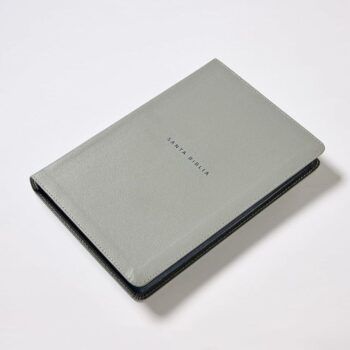 Biblia Texto revisado 2022 NVI, Piel, Gris 9780829771770 Biblia Texto revisado 2022 NVI, Piel, Gris - 9780829771770