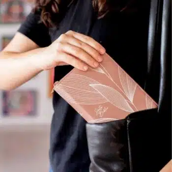 Biblia Edición Versificada NBLA, Tamaño Bolsillo, Piel, Oro Rosa 9780829774368 Biblia Edición Versificada NBLA, Tamaño Bolsillo, Piel, Oro Rosa - 9780829774368