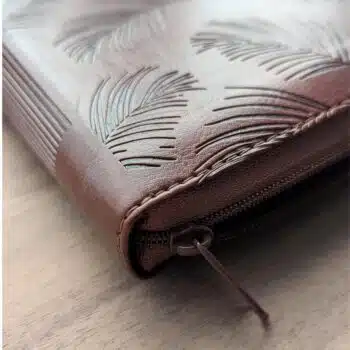 Biblia Ultrafina NTV, Letra Grande con Filament, SentiPiel, Zíper, Palmera, Café 9798400501203 Biblia Ultrafina NTV, Letra Grande con Filament, SentiPiel, Zíper, Palmera, Café - 9798400501203