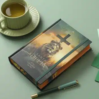 Biblia Reina Valera 1960, Tamaño Manual, Letra Grande, Tapa Dura con Elástico, León y Cruz 9798893843460 Biblia Reina Valera 1960, Tamaño Manual, Letra Grande, Tapa Dura con Elástico, León y Cruz - 9798893843460