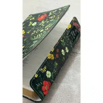 Biblia Reina Valera 1960, Tamaño Manual, con Imán y Manija, Símil Piel, Negro, Flores 9798893843019 Biblia Reina Valera 1960, Tamaño Manual, con Imán y Manija, Símil Piel, Negro, Flores - 9798893843019