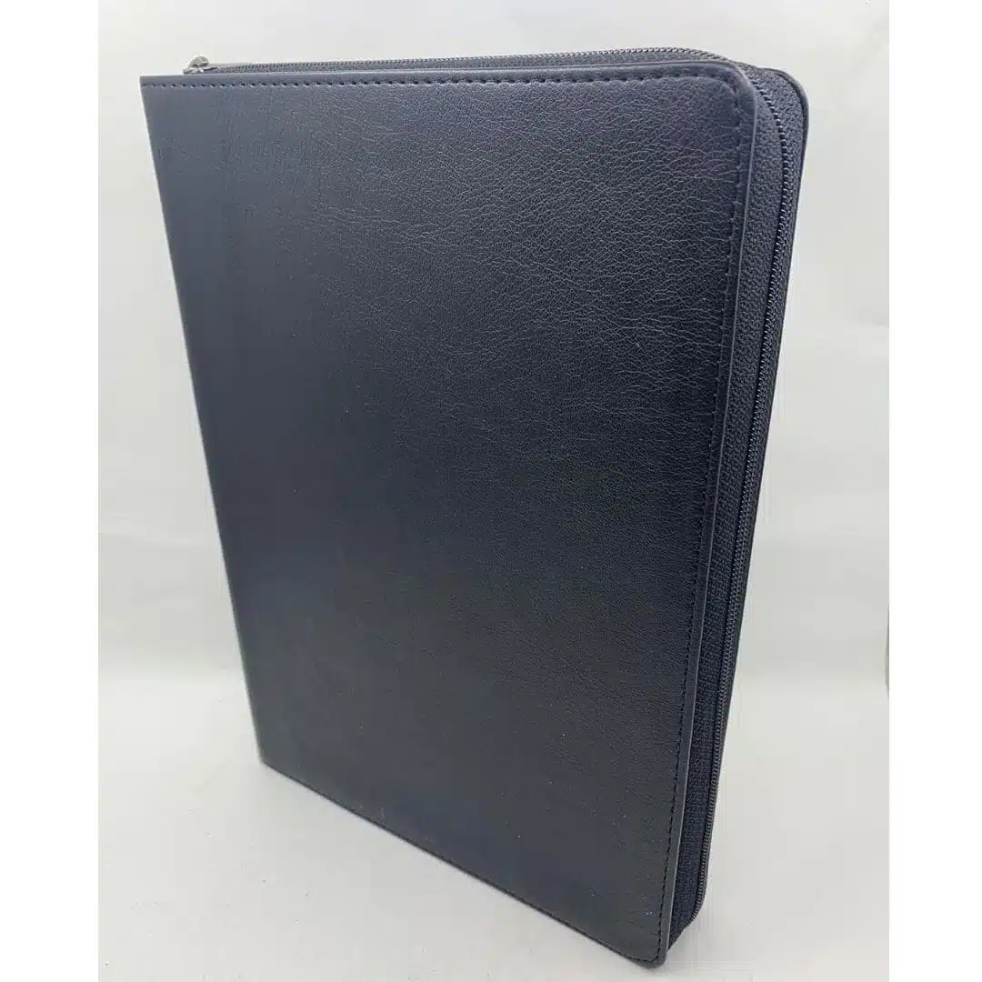 Bible NVI, Tamaño Manual, Letra Grande, Símil Piel, Cierre, Negro 9781949238938 Bible NVI, Tamaño Manual, Letra Grande, Símil Piel, Cierre, Negro